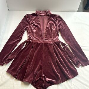 Mauve velvet romper with tie